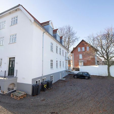 Aday - 2 Bedroom Apartment With Patio Aalborg Exterior photo